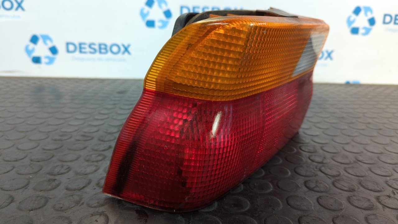 Recambio de PILOTO TRASERO IZQUIERDO para FORD ESCORT BERLINA 1.8 Diesel RTA referencia OEM IAM 91AG13A603 - BLANCO 6