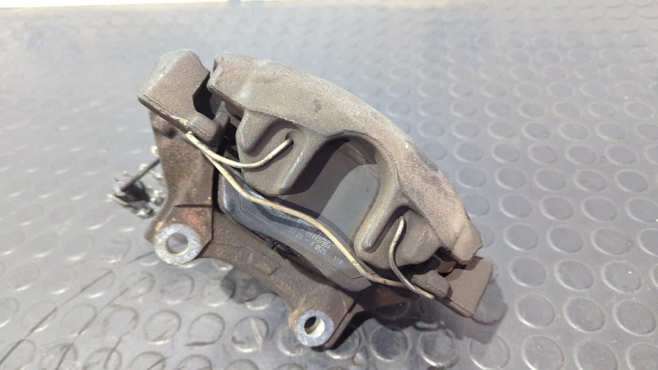 Recambio de PINZA DE FRENO DELANTERA IZQUIERDA para AUDI A6 BERLINA (4B2) 2.5 V6 24V TDI CAT (AYM) AYM referencia OEM IAM 886 ATE 57 - NEGRO 2