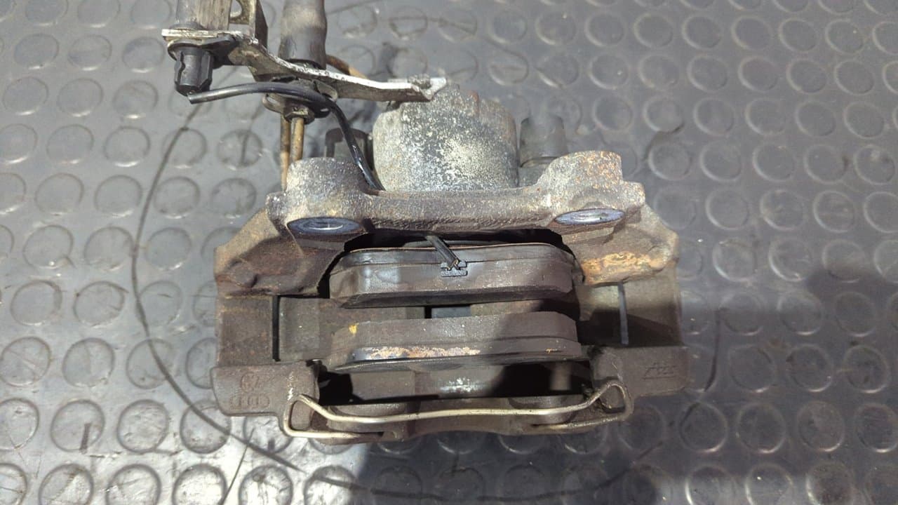 Recambio de PINZA DE FRENO DELANTERA DERECHA para AUDI A6 BERLINA (4B2) 2.5 V6 24V TDI CAT (AYM) AYM referencia OEM IAM 885 ATE 57 - NEGRO 3