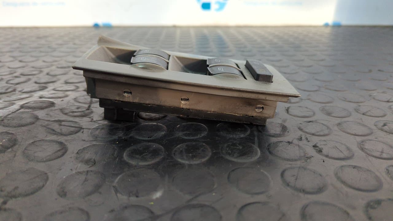 Recambio de MANDO ELEVALUNAS DELANTERO IZQUIERDO para AUDI A6 BERLINA (4B2) 2.5 V6 24V TDI CAT (AYM) AYM referencia OEM IAM 4B0959851 - NEGRO 2