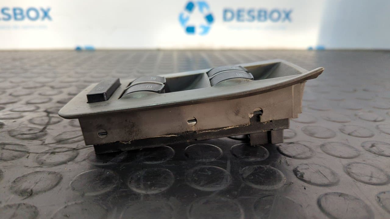 Recambio de MANDO ELEVALUNAS DELANTERO IZQUIERDO para AUDI A6 BERLINA (4B2) 2.5 V6 24V TDI CAT (AYM) AYM referencia OEM IAM 4B0959851 - NEGRO 6