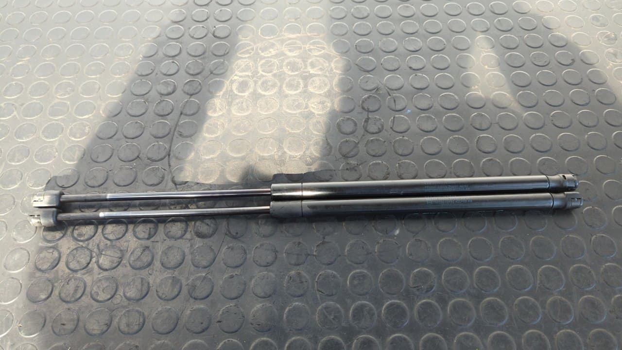 Recambio de AMORTIGUADORES MALETERO / PORTON para LAND ROVER RANGE ROVER SPORT V8 TD Edition 60 YRS 368DT referencia OEM IAM BHE790030 - NEGRO