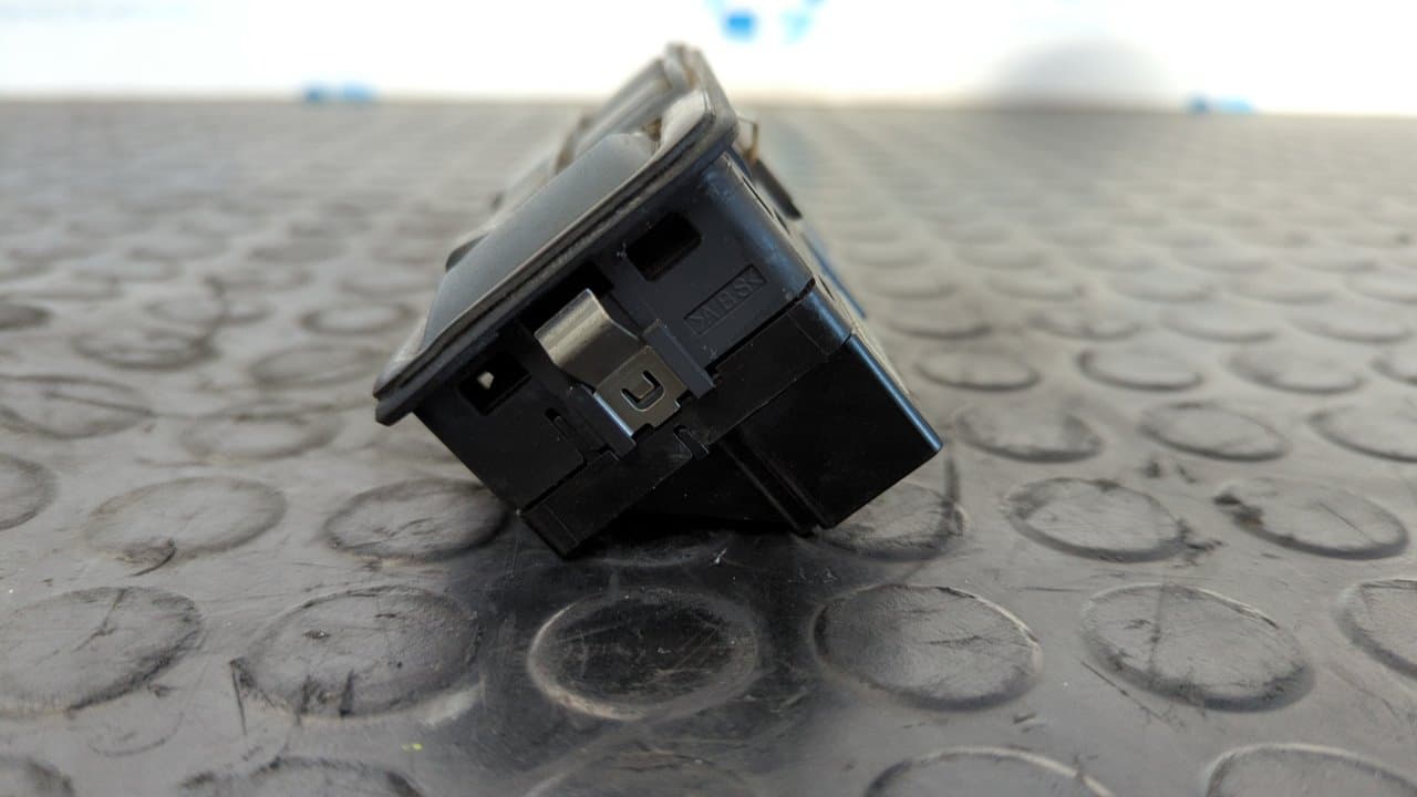 Recambio de MANDO ELEVALUNAS DELANTERO IZQUIERDO para LAND ROVER RANGE ROVER SPORT 368DT referencia OEM IAM YUD501550PVJ - NEGRO 3