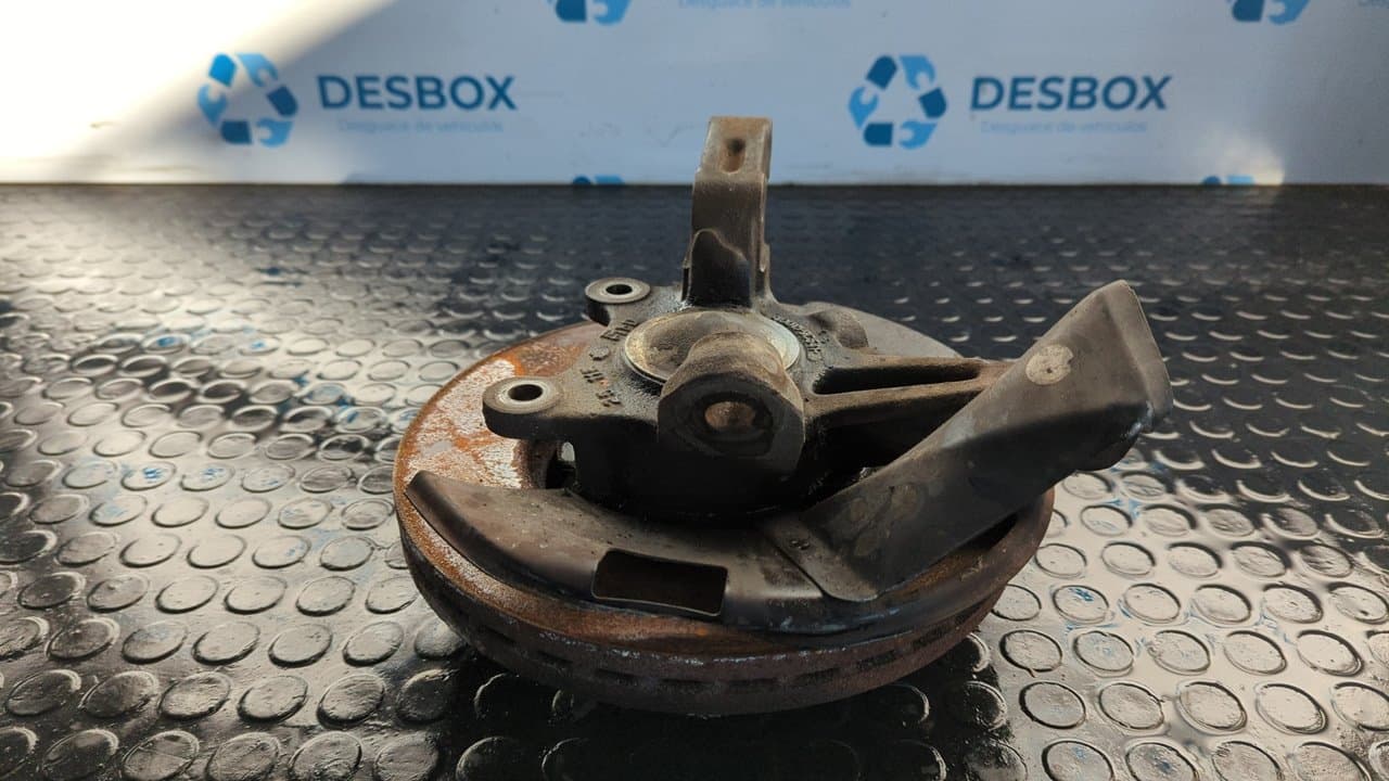 Recambio de MANGUETA DELANTERA IZQUIERDA para NISSAN SERENA (C23M) 2.3 LX Diesel LD23 referencia OEM IAM 400159C541  - BLANCO