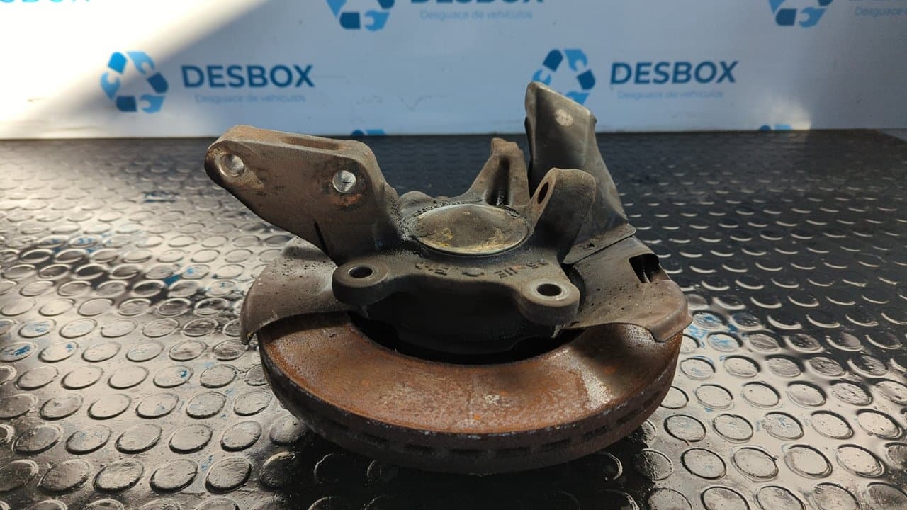 Recambio de MANGUETA DELANTERA IZQUIERDA para NISSAN SERENA (C23M) 2.3 LX Diesel LD23 referencia OEM IAM 400159C541  - BLANCO 2