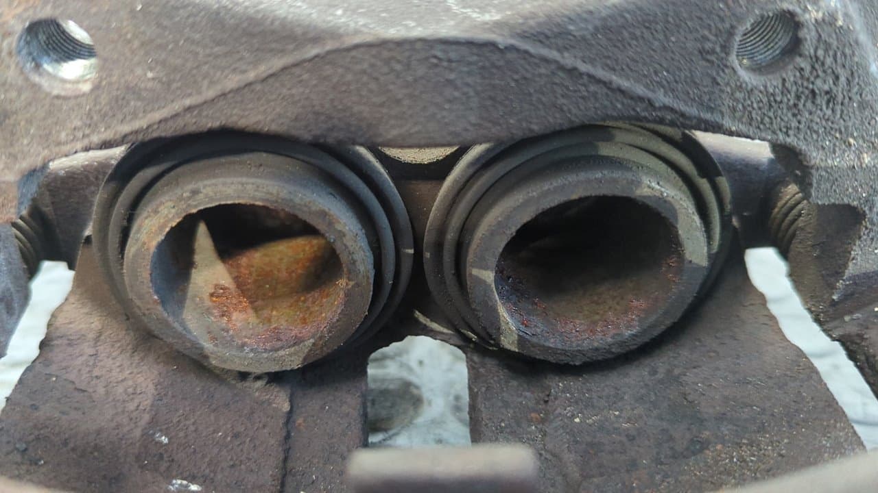Recambio de PINZA DE FRENO DELANTERA IZQUIERDA para NISSAN SERENA (C23M) 2.3 LX Diesel LD23 referencia OEM IAM LUCAS 0166 - BLANCO 4