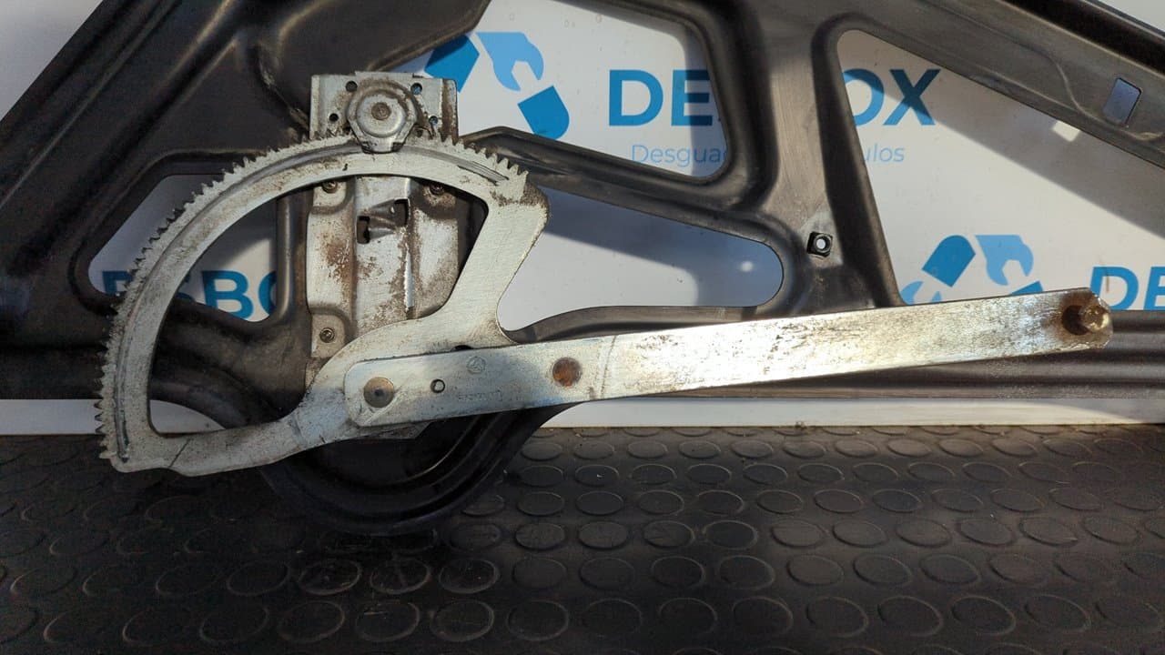 Recambio de ELEVALUNAS DELANTERO IZQUIERDO para MERCEDES-BENZ SPRINTER (W901,W904) CAJA CERR. 412 D   (904.462-463)  Techo elevado 602980 referencia OEM IAM   - BLANCO 3