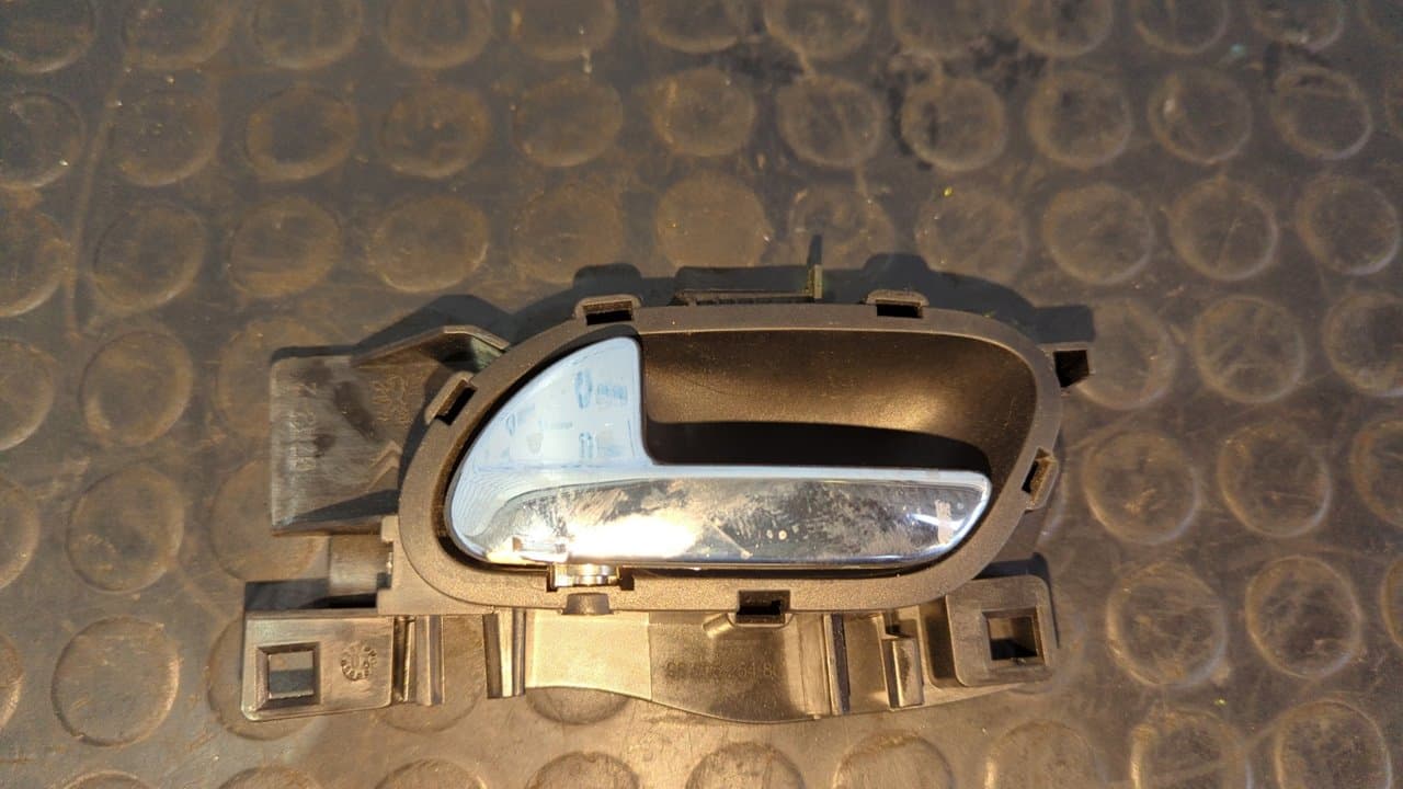 Recambio de MANETA INTERIOR DELANTERA IZQUIERDA para PEUGEOT 308 Confort 9HX referencia OEM IAM 9660525480 - GRIS