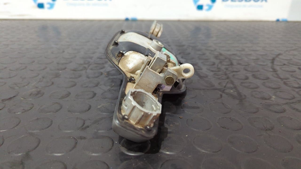 Recambio de MANETA DELANTERA DERECHA para MITSUBISHI MONTERO (V80/V90) 3.2 DID 4M41 - GRIS 4