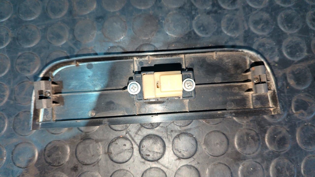 Recambio de MANDO ELEVALUNAS DELANTERO DERECHO para NISSAN PATROL (K/W160) Hardtop (K160) RD28T referencia OEM IAM 8096007J00 - BLANCO 2