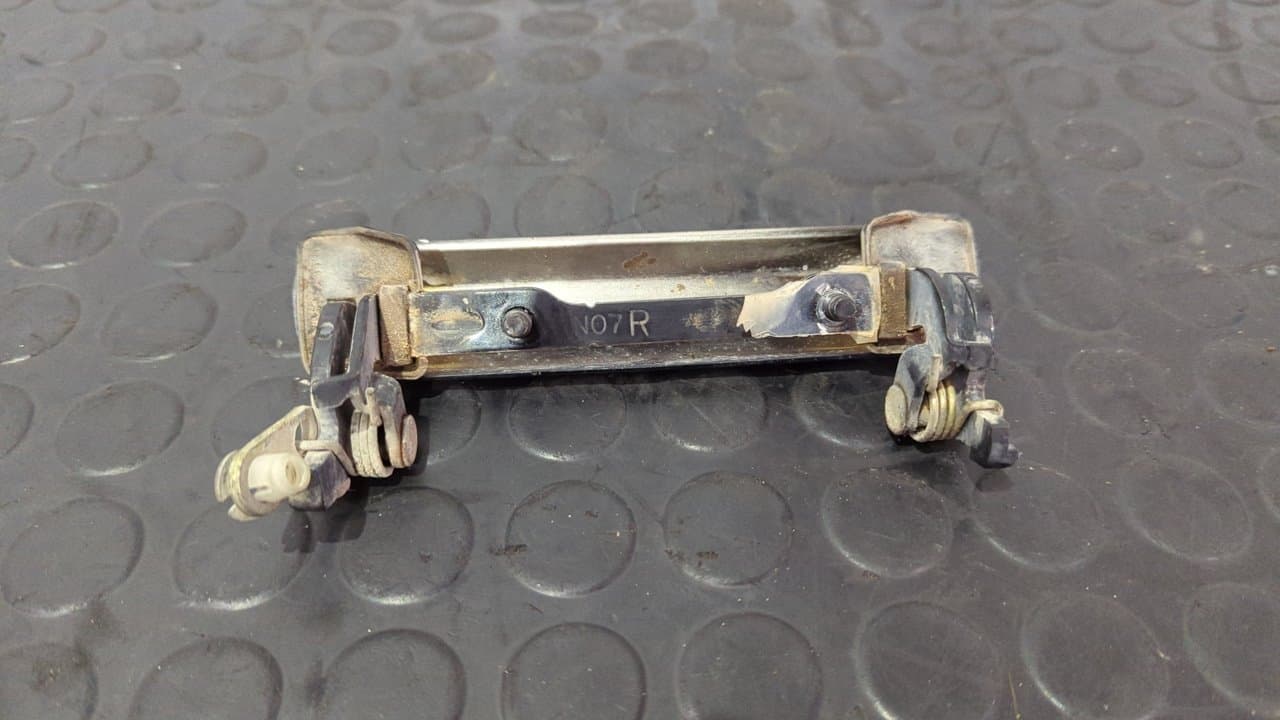 Recambio de MANETA DELANTERA DERECHA para NISSAN PATROL (K/W160) Hardtop (K160) RD28T referencia OEM IAM N07R - BLANCO 2