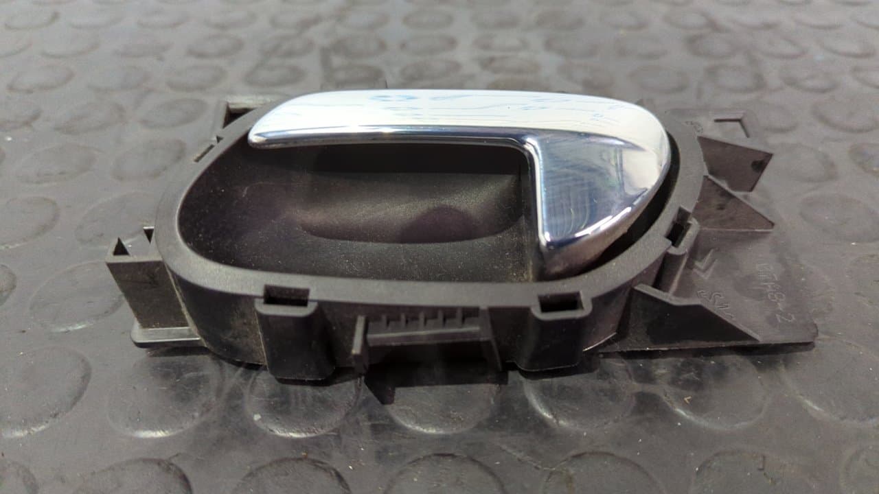 Recambio de MANETA INTERIOR TRASERA IZQUIERDA para PEUGEOT 308 Confort 9HX referencia OEM IAM 9660525480 - GRIS 4