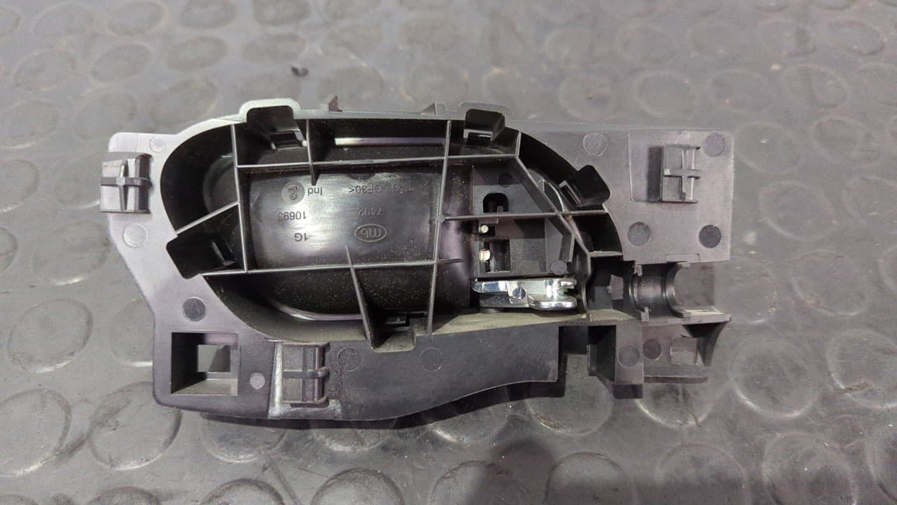 Recambio de MANETA INTERIOR TRASERA IZQUIERDA para PEUGEOT 308 Confort 9HX referencia OEM IAM 9660525480 - GRIS 7