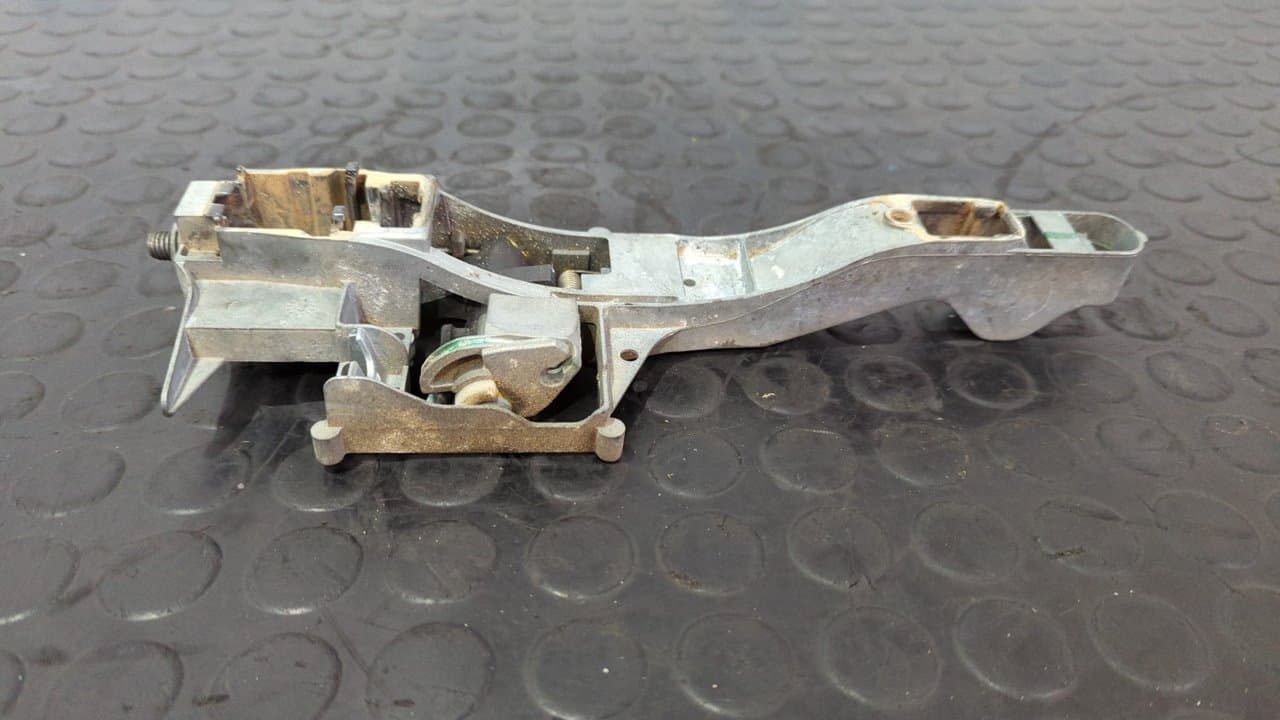 Recambio de MANETA  TRASERA IZQUIERDA para PEUGEOT 308 Confort 9HX referencia OEM IAM 9680188680 - GRIS 6