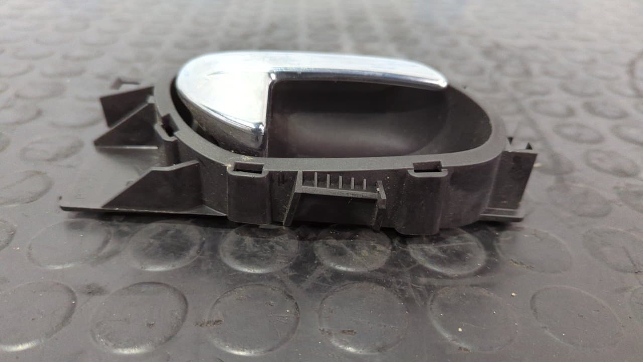 Recambio de MANETA INTERIOR TRASERA DERECHA para PEUGEOT 308 Confort 9HX referencia OEM IAM 9660525380 - GRIS 4