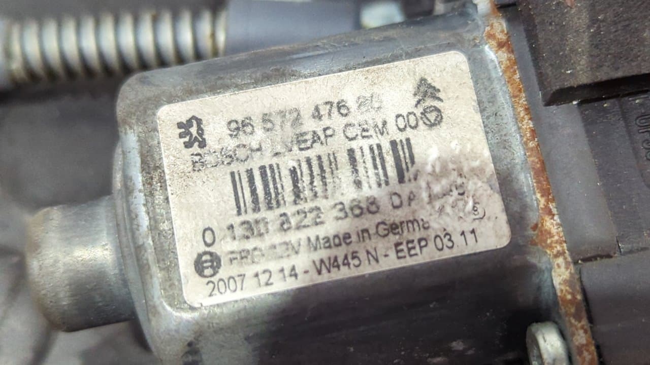 Recambio de ELEVALUNAS DELANTERO IZQUIERDO para PEUGEOT 308 9HX referencia OEM IAM 9657247680 - GRIS 4
