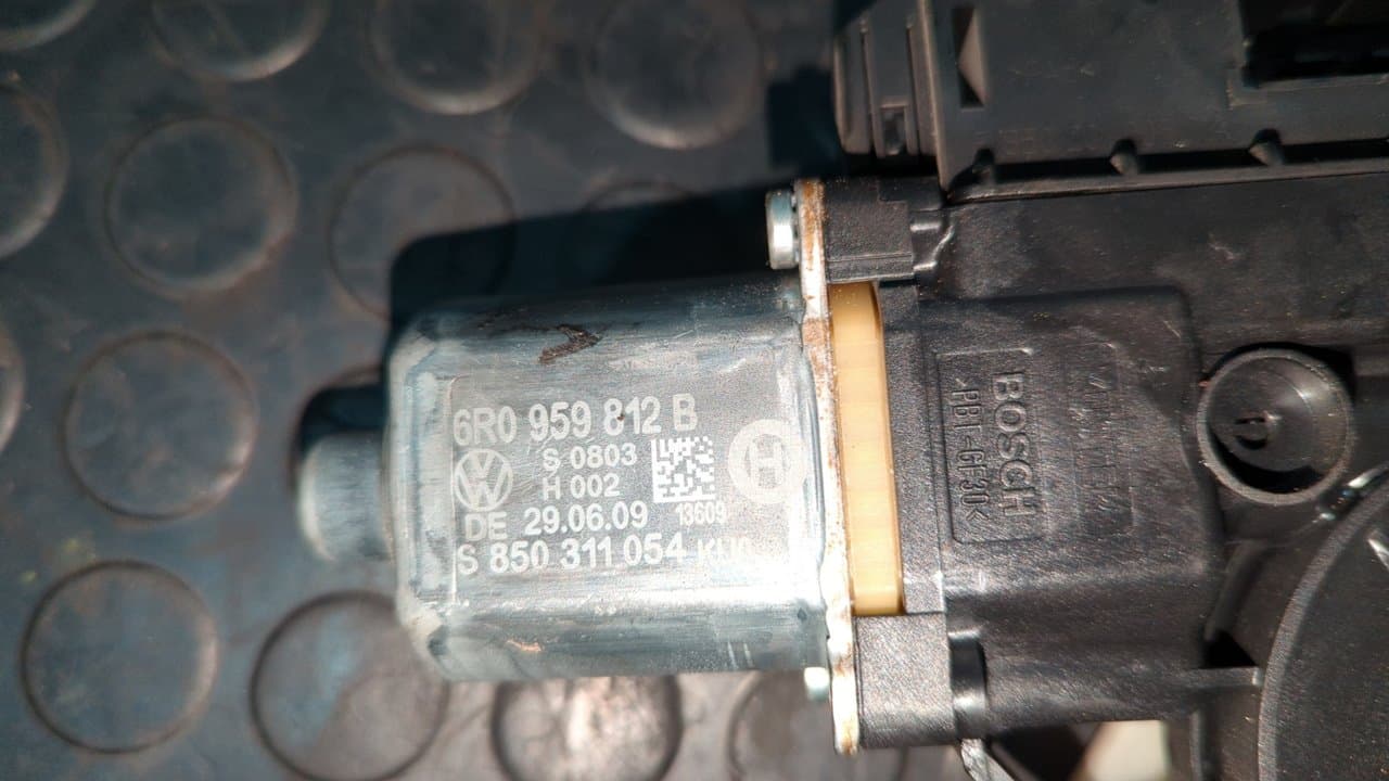 Recambio de ELEVALUNAS TRASERO DERECHO para VOLKSWAGEN POLO (6R1) Advance CAY referencia OEM IAM 6R0959812B - NEGRO 6