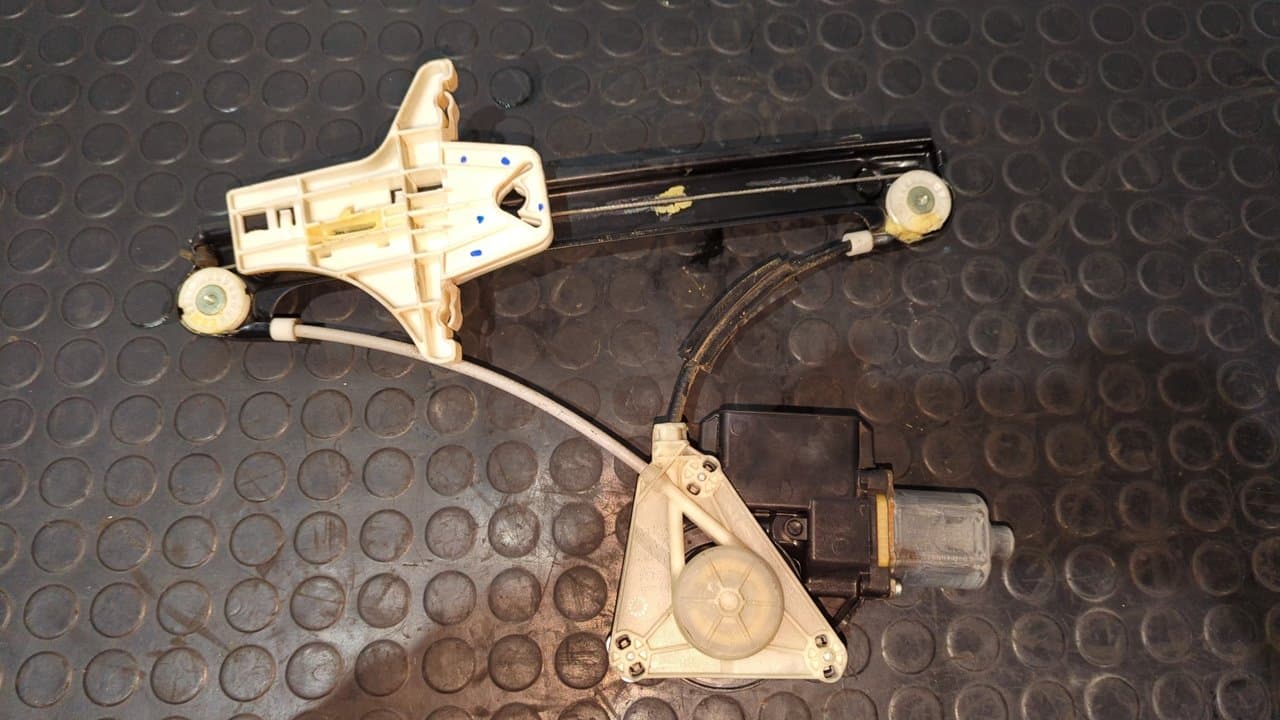 Recambio de ELEVALUNAS TRASERO DERECHO para VOLKSWAGEN POLO (6R1) Advance CAY referencia OEM IAM 6R0959812B - NEGRO 4