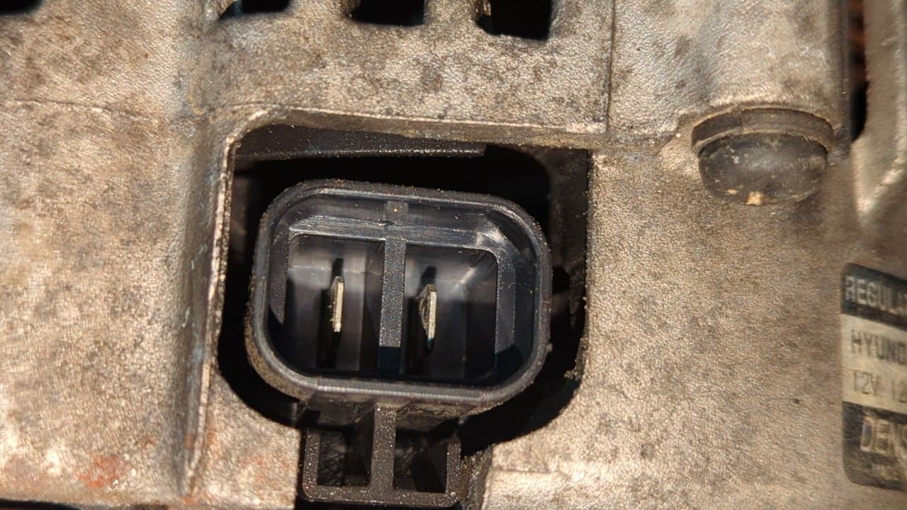 Recambio de ALTERNADOR para KIA CERATO D4EA referencia OEM IAM 3730027012  - GRIS 2