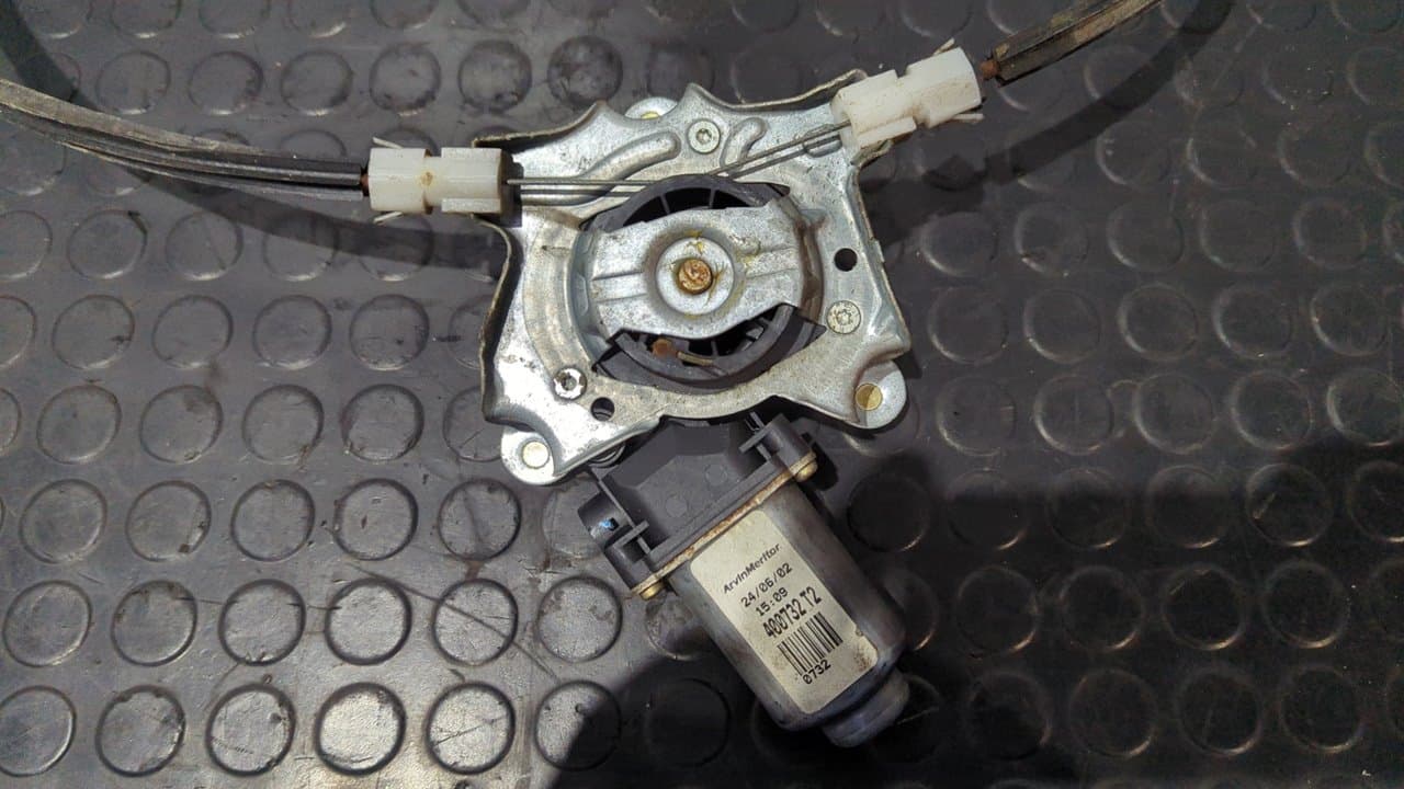 Recambio de ELEVALUNAS DELANTERO DERECHO para RENAULT CLIO II FASE II (B/CB0) Authentique K9K B7 referencia OEM IAM 117312 - BLANCO 8