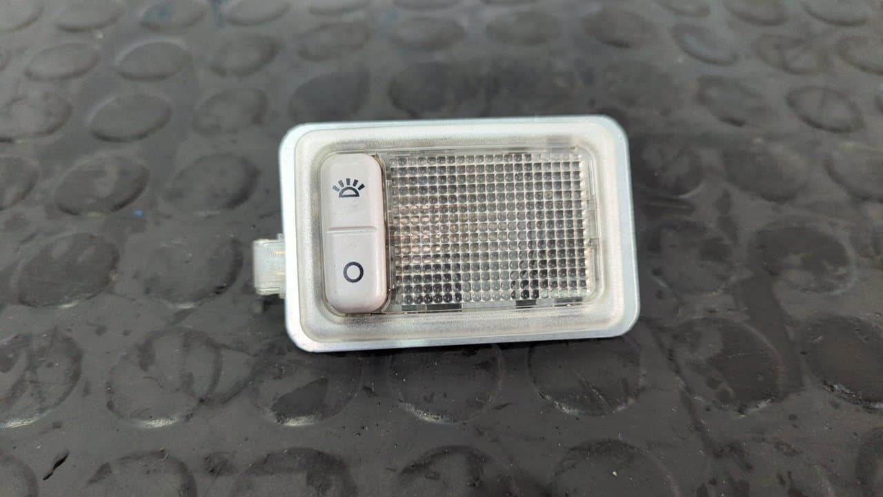 Recambio de LUZ INTERIOR para LAND ROVER RANGE ROVER SPORT V8 TD Edition 60 YRS 368DT referencia OEM IAM C95YF - NEGRO