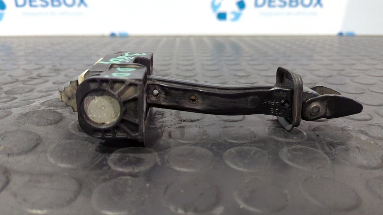 Recambio de RETENEDOR PUERTA DERECHA para BMW SERIE 4 COUPE (F32) 420d N47D20C referencia OEM IAM 7284427 - GRIS 4
