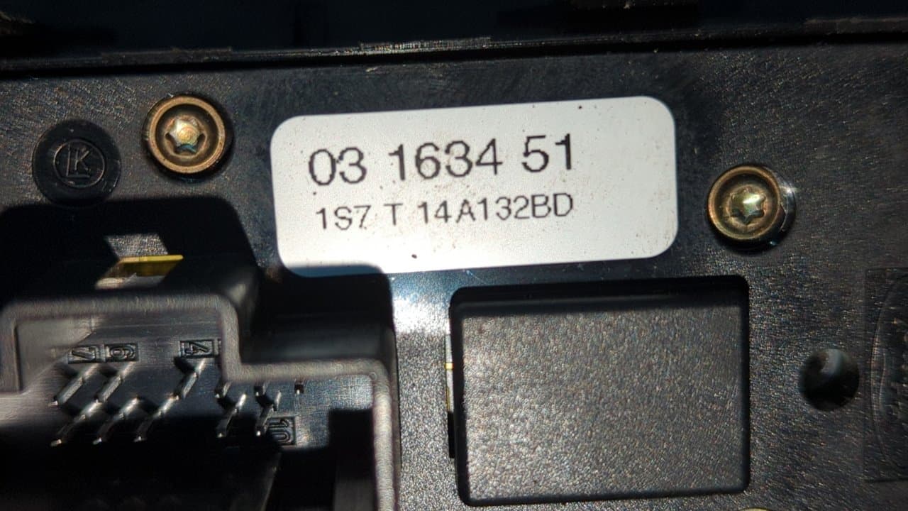 Recambio de MANDO ELEVALUNAS DELANTERO IZQUIERDO para FORD MONDEO BERLINA (GE) Ambiente (06.2003->) (D) CHBA referencia OEM IAM 1S7T14A132BD - GRIS 7