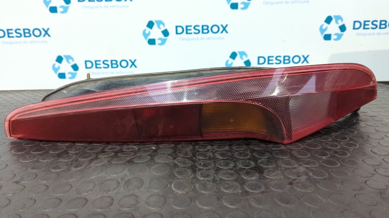 Recambio de PILOTO TRASERO DERECHO para FIAT PUNTO BERLINA (188) 1.3 16V Multijet Feel 188A9000 referencia OEM IAM 51764372 - PLATA
