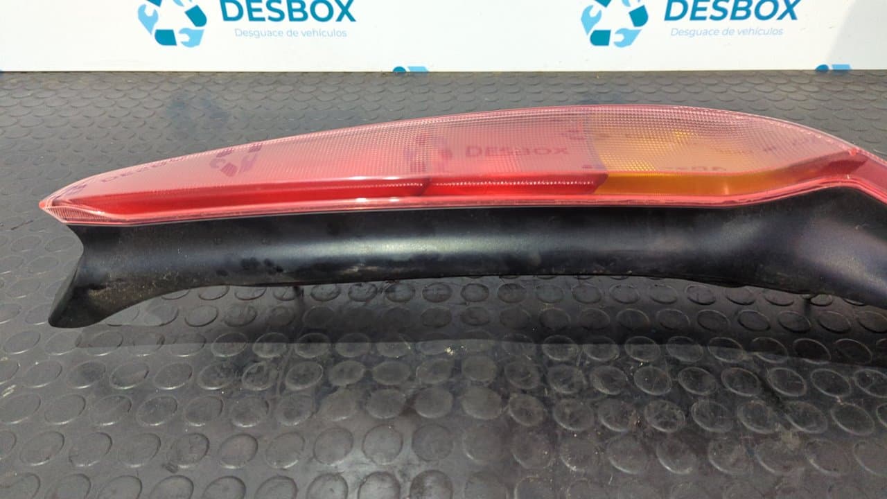 Recambio de PILOTO TRASERO DERECHO para FIAT PUNTO BERLINA (188) 1.3 16V Multijet Feel 188A9000 referencia OEM IAM 51764372 - PLATA 7