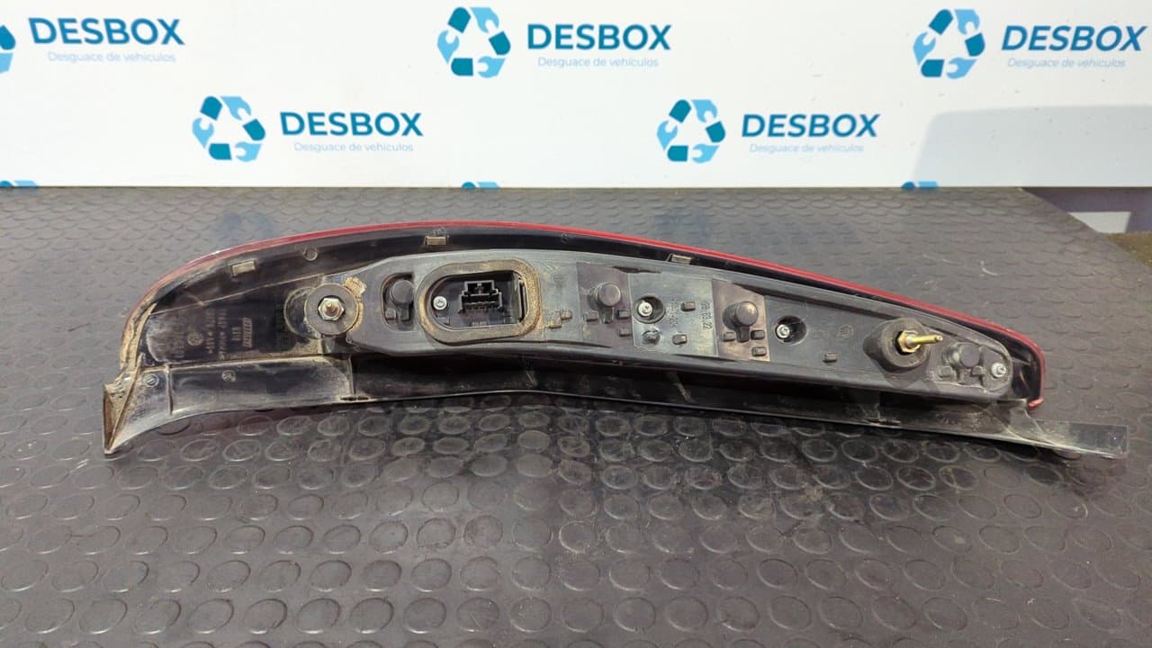 Recambio de PILOTO TRASERO DERECHO para FIAT PUNTO BERLINA (188) 1.3 16V Multijet Feel 188A9000 referencia OEM IAM 51764372 - PLATA 2