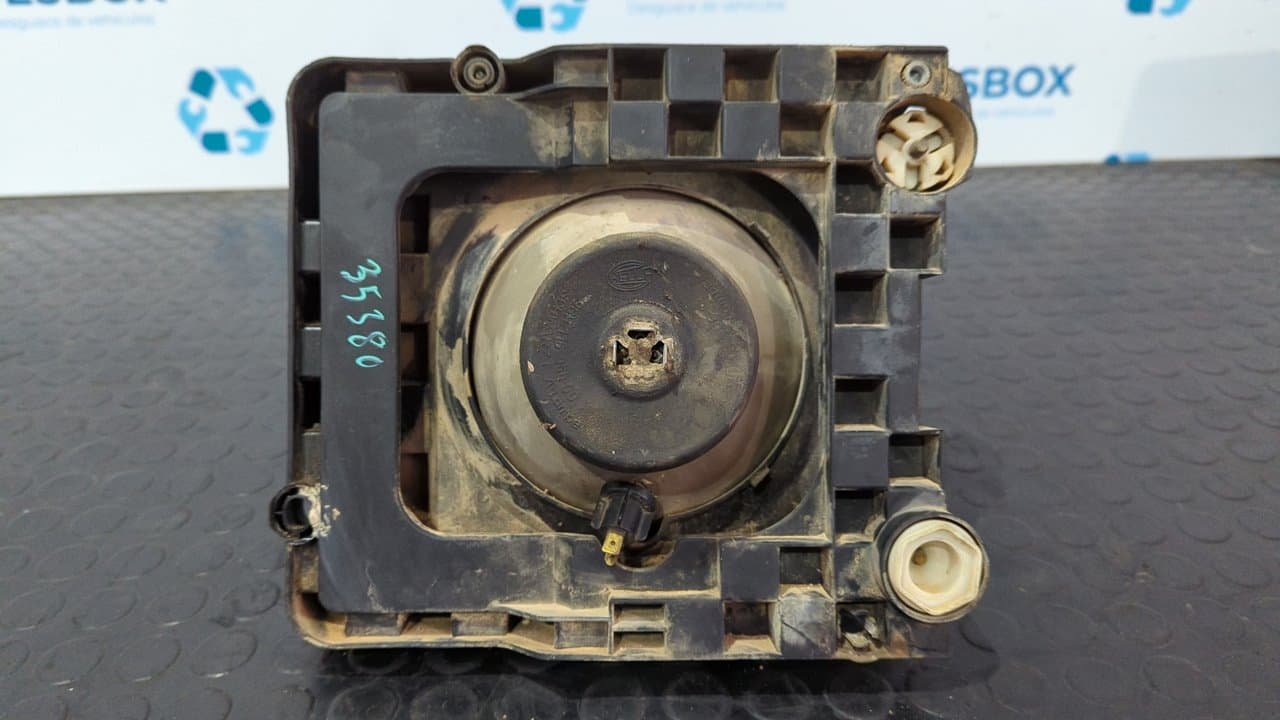 Recambio de FARO DERECHO para MERCEDES-BENZ MB 100 D CAJA CERRADA / COMBI 2.4 Diesel 616963 referencia OEM IAM  A2810881 - BLANCO 4