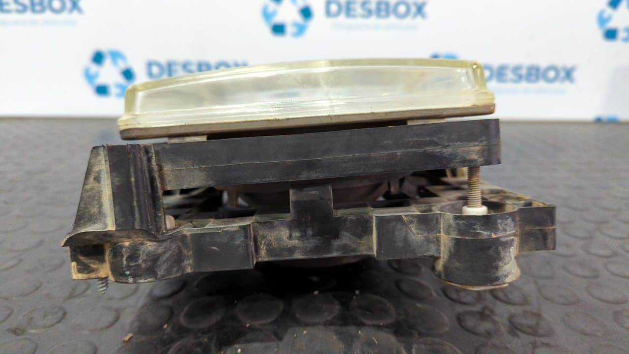 Recambio de FARO DERECHO para MERCEDES-BENZ MB 100 D CAJA CERRADA / COMBI 2.4 Diesel 616963 referencia OEM IAM  A2810881 - BLANCO 2