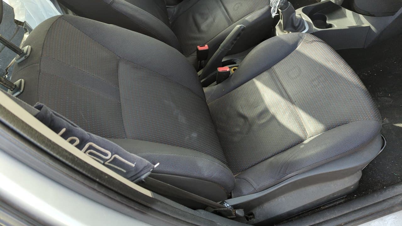 Recambio de ALETA DELANTERA IZQUIERDA para RENAULT CLIO III K9K766 - GRIS 8