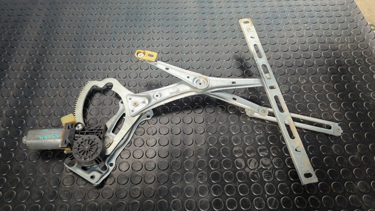 Recambio de ELEVALUNAS DELANTERO DERECHO para MERCEDES-BENZ CLASE CLK (W208) COUPE 230 Compressor (208.347) M111975 referencia OEM IAM 0130821723 - AZUL 3