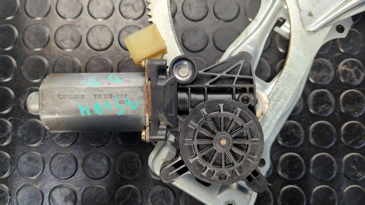 Recambio de ELEVALUNAS DELANTERO DERECHO para MERCEDES-BENZ CLASE CLK (W208) COUPE 230 Compressor (208.347) M111975 referencia OEM IAM 0130821723 - AZUL 4