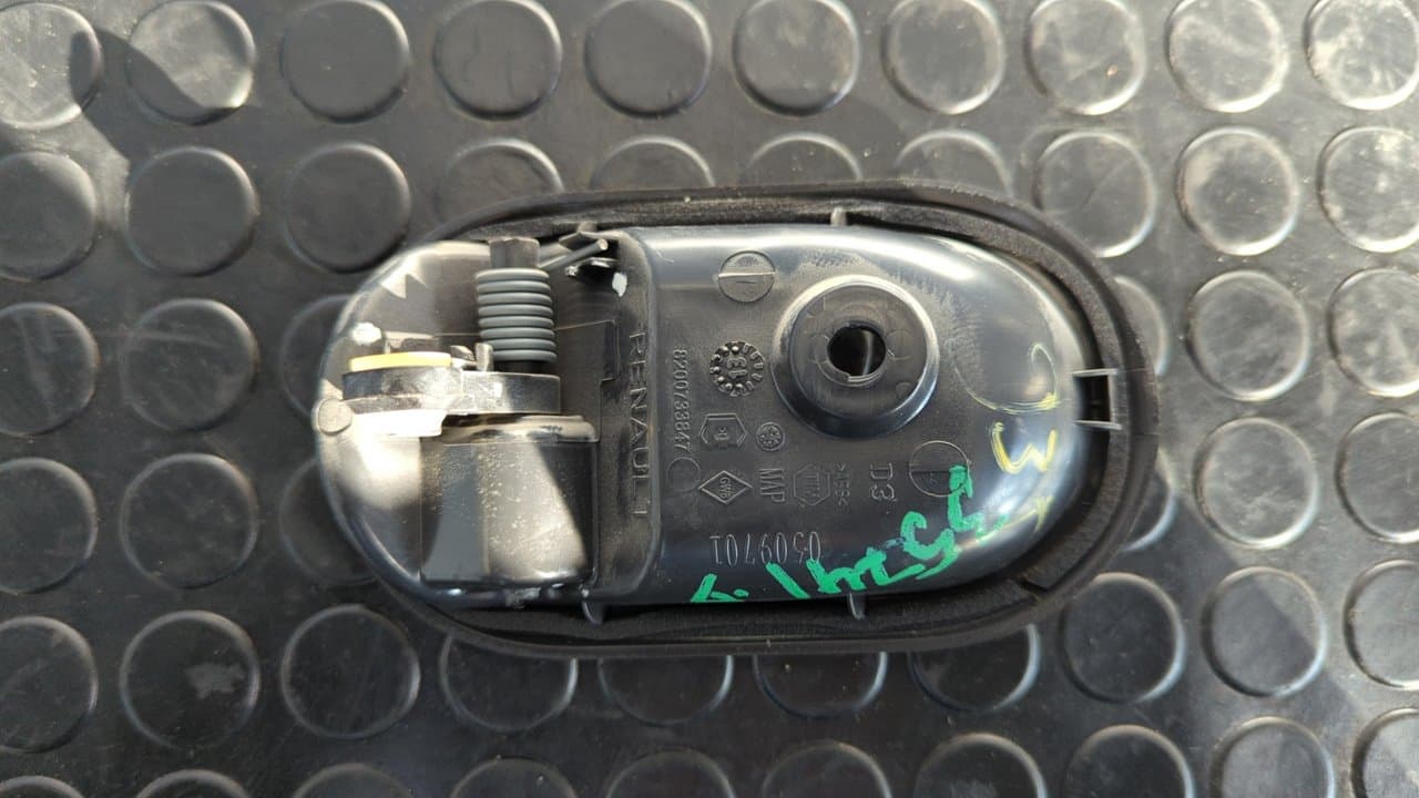 Recambio de MANETA INTERIOR DELANTERA DERECHA para DACIA DOKKER Ambiance K9K 626 referencia OEM IAM 8200733847 - BLANCO 2