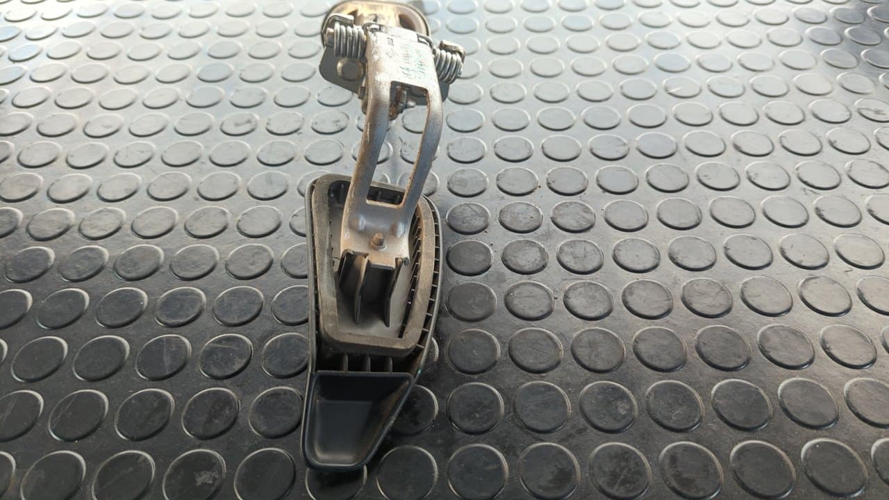 Recambio de RETENEDOR PUERTA DERECHA para DACIA DOKKER Ambiance K9K 626 referencia OEM IAM 7700308167E - BLANCO 6
