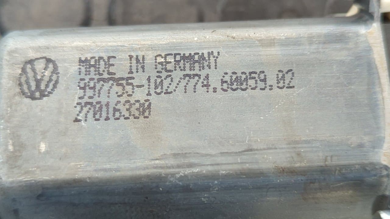 Recambio de MOTOR ELEVALUNAS TRASERO DERECHO para VOLKSWAGEN PASSAT BERLINA (3C2) Advance BKP referencia OEM IAM 1K0959704F - GRIS 4