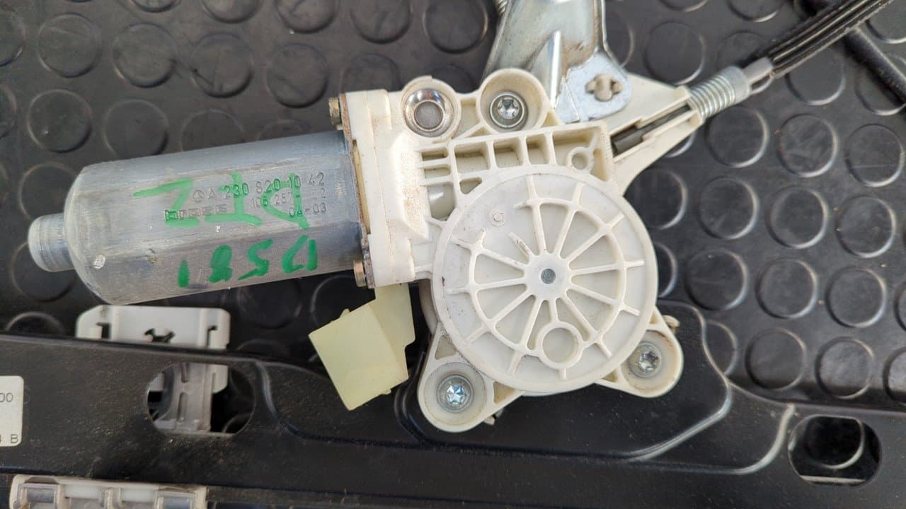 Recambio de ELEVALUNAS DELANTERO IZQUIERDO para MERCEDES-BENZ VANEO (W414) FURGONETA COMPACTA CDI (414.700) OM668914 referencia OEM IAM A4147200846  - AZUL 5