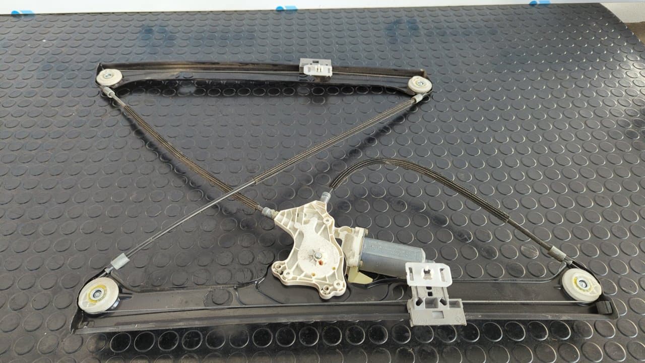 Recambio de ELEVALUNAS DELANTERO IZQUIERDO para MERCEDES-BENZ VANEO (W414) FURGONETA COMPACTA CDI (414.700) OM668914 referencia OEM IAM A4147200846  - AZUL 7