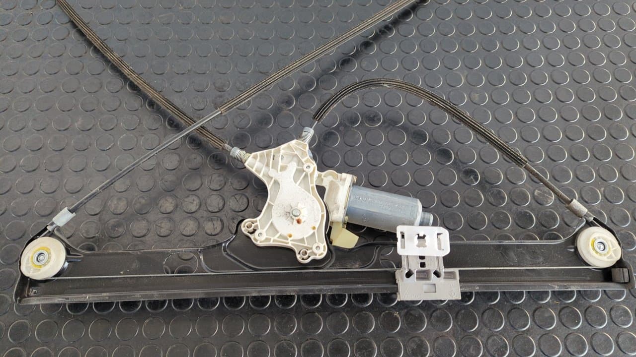 Recambio de ELEVALUNAS DELANTERO IZQUIERDO para MERCEDES-BENZ VANEO (W414) FURGONETA COMPACTA CDI (414.700) OM668914 referencia OEM IAM A4147200846  - AZUL 4