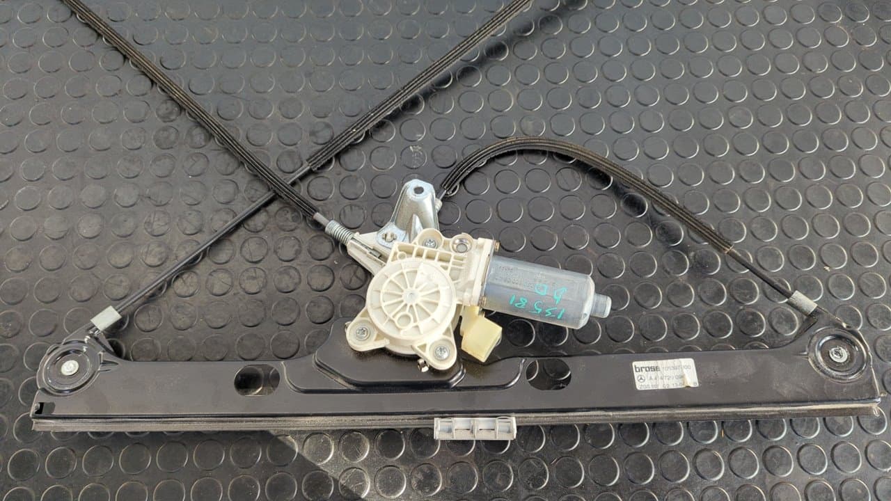 Recambio de ELEVALUNAS DELANTERO DERECHO para MERCEDES-BENZ VANEO (W414) FURGONETA COMPACTA CDI (414.700) OM668914 referencia OEM IAM A4147200946  - AZUL 8