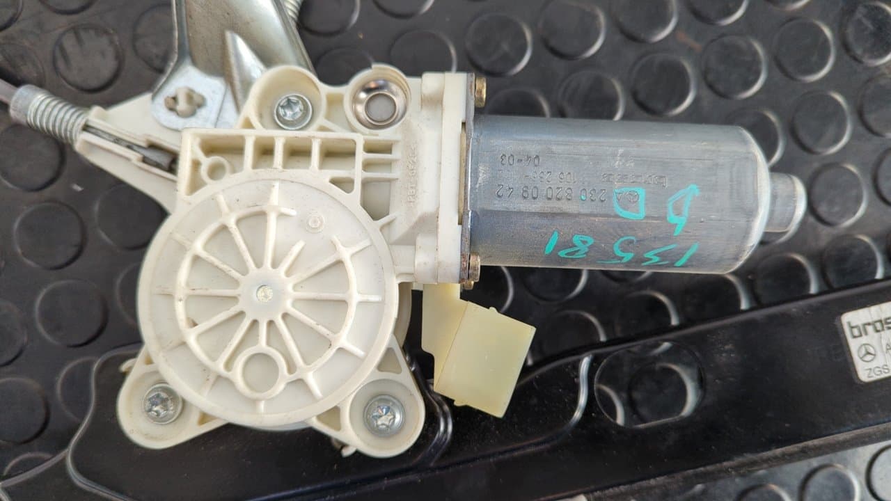 Recambio de ELEVALUNAS DELANTERO DERECHO para MERCEDES-BENZ VANEO (W414) FURGONETA COMPACTA CDI (414.700) OM668914 referencia OEM IAM A4147200946  - AZUL 6