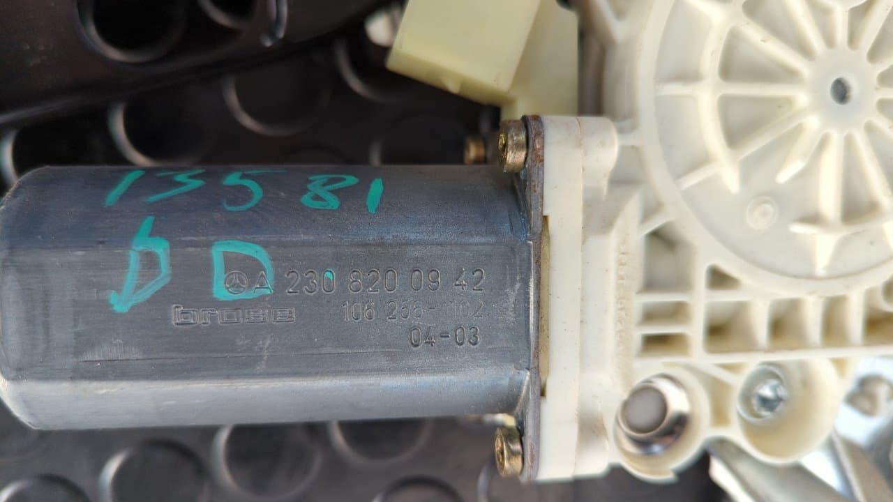 Recambio de ELEVALUNAS DELANTERO DERECHO para MERCEDES-BENZ VANEO (W414) FURGONETA COMPACTA CDI (414.700) OM668914 referencia OEM IAM A4147200946  - AZUL 3