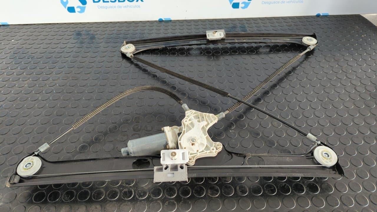 Recambio de ELEVALUNAS DELANTERO DERECHO para MERCEDES-BENZ VANEO (W414) FURGONETA COMPACTA CDI (414.700) OM668914 referencia OEM IAM A4147200946  - AZUL 9