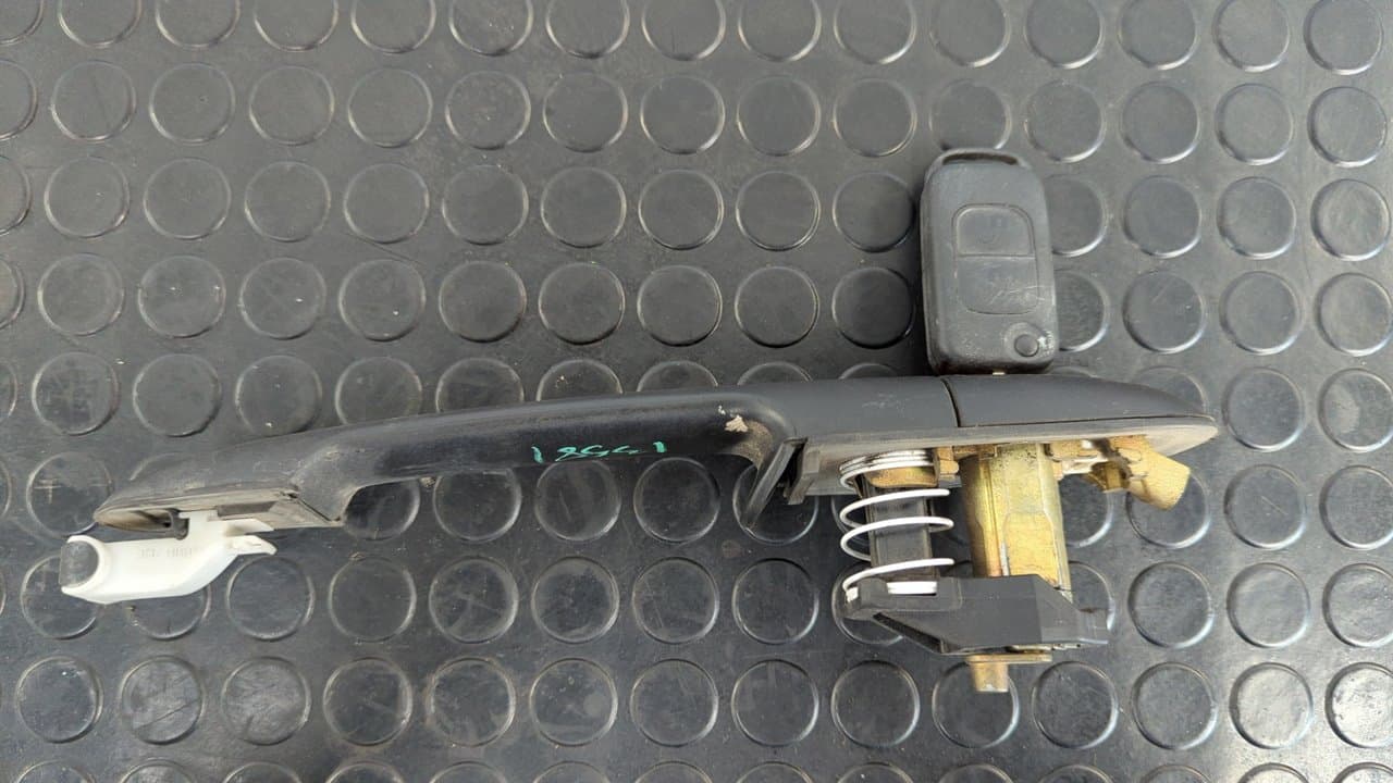 Recambio de MANETA DELANTERA IZQUIERDA para MERCEDES-BENZ VANEO (W414) FURGONETA COMPACTA CDI (414.700) OM668914 referencia OEM IAM A000760 - AZUL 4