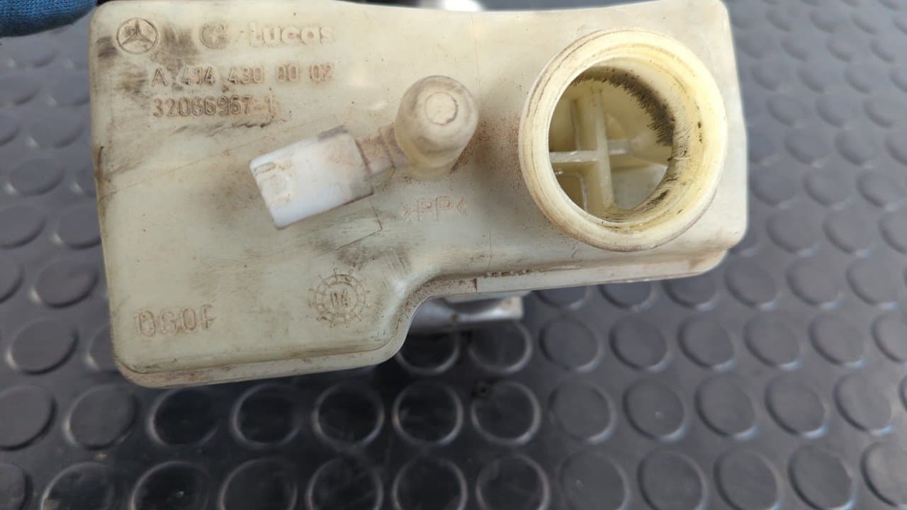 Recambio de BOMBA FRENO para MERCEDES-BENZ VANEO (W414) FURGONETA COMPACTA CDI (414.700) OM668914 referencia OEM IAM A4144300002 - AZUL 3