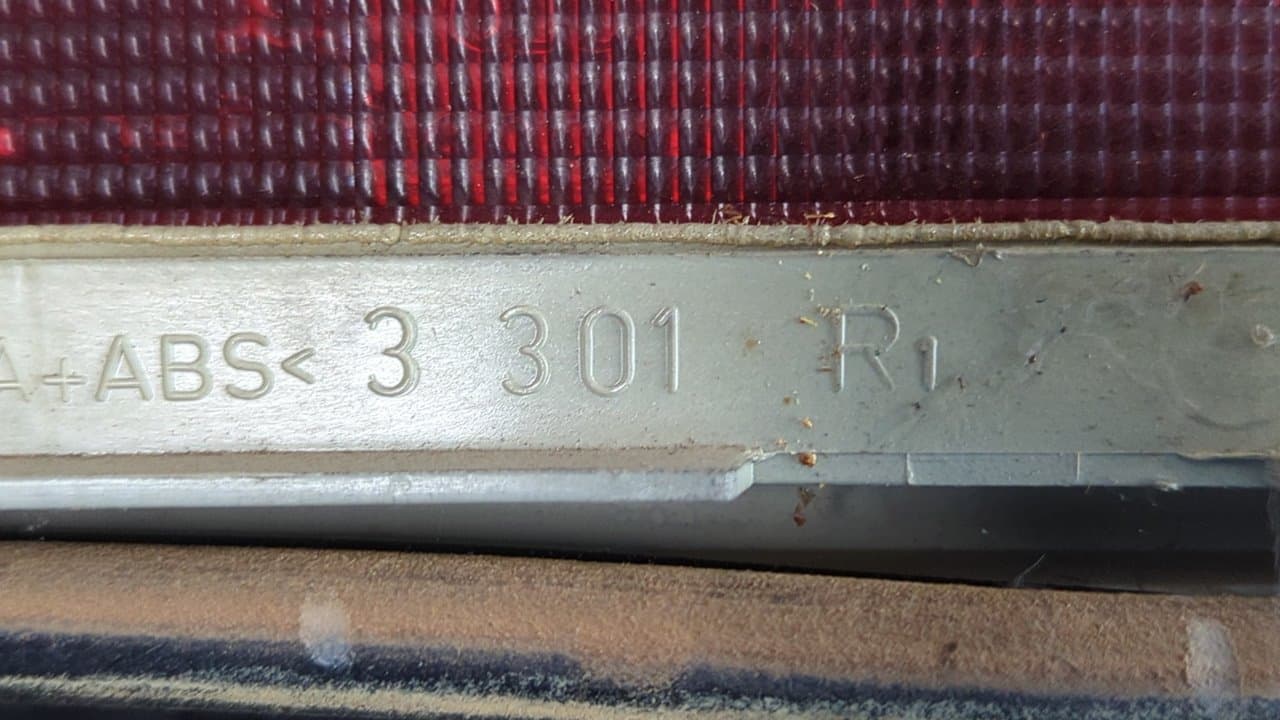 Recambio de PILOTO TRASERO DERECHO para MERCEDES-BENZ CLASE C (W202) BERLINA 220 CDI (202.133) 611960 referencia OEM IAM 2028203664 - GRIS 8