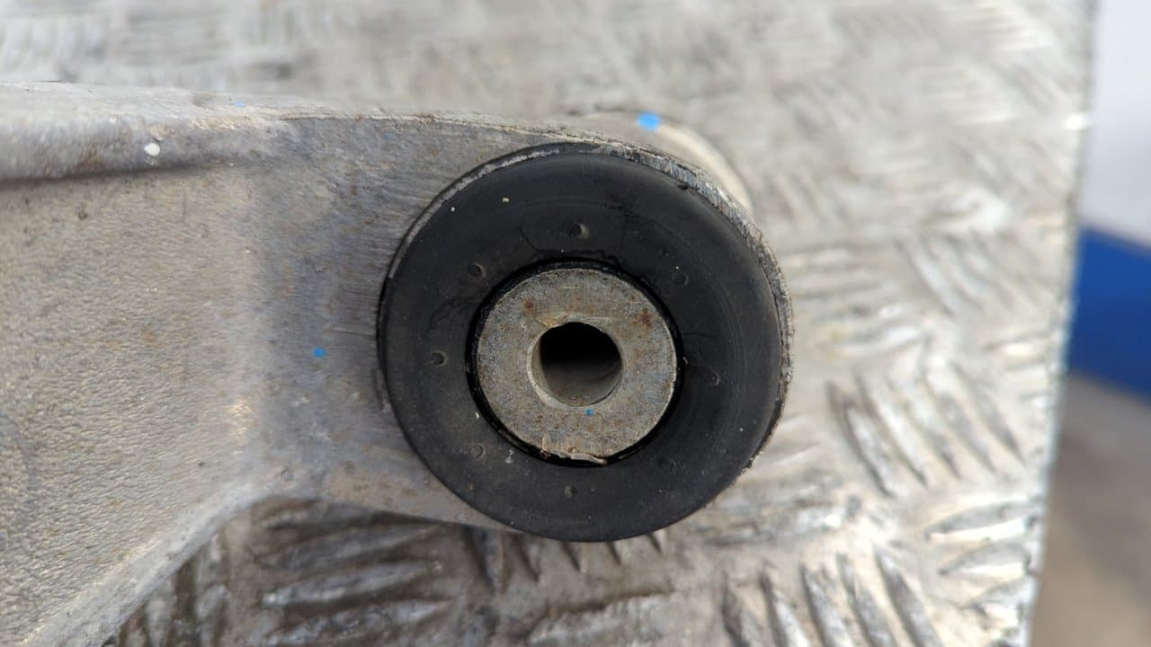 Recambio de PUENTE TRASERO para PORSCHE 944 3.0 M4441 referencia OEM IAM 94433152100 8