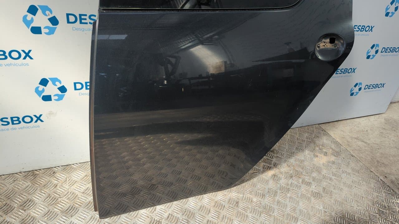 Recambio de PUERTA TRASERA IZQUIERDA para TOYOTA AYGO (KGB/WNB) City 1KRFE referencia OEM IAM   - NEGRO 6